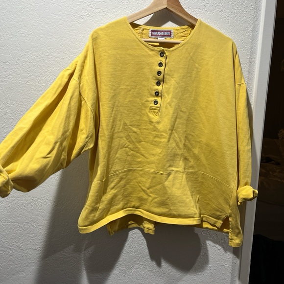 Vintage Yellow Pullover - Picture 2 of 3